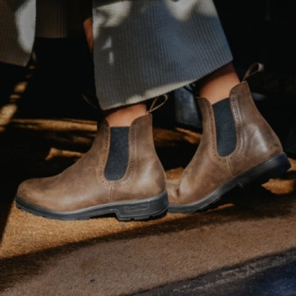 Blundstone Brown Ankle Boots with Elastic Gussets